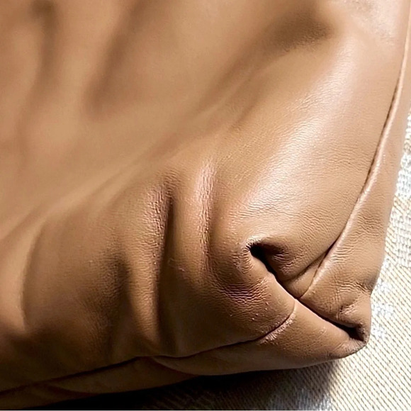 Mansur Gavriel | Lambskin Reversible Pillow Tote - Picture 11 of 12